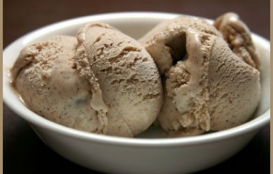 Derbent Usulü Tatlı Karamelli Dondurma Tarifi