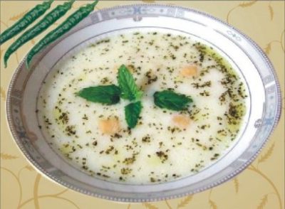 tavuklu-yogurt-corbasi-tarifi