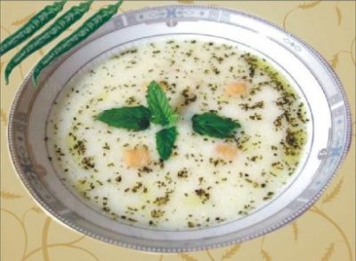 tavuklu-yogurt-corbasi-tarifi