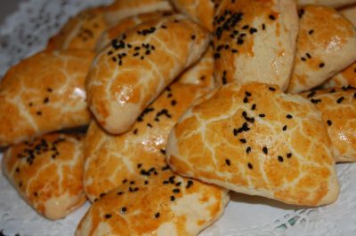 peynirli-nisastali-pogaca-tarifi