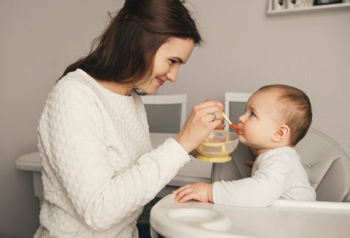 Ay Ay Bebek Gelişimi Miniğiniz Ne Yemeli, Kaç Saat Uyumalı?