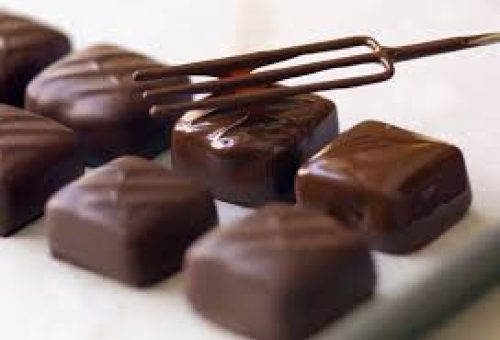 Baykan Usulü Tatlı Bol Malzemeli Çikolata Tarifi