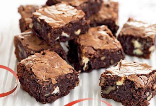 Sarıçam Usulü Tatlı Cevizli Brownie Tarifi