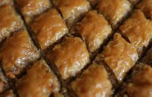 Çiçekdağı Usulü Tatlı Cevizli Ev Baklavasi Tarifi