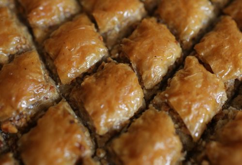 Çiçekdağı Usulü Tatlı Cevizli Ev Baklavasi Tarifi