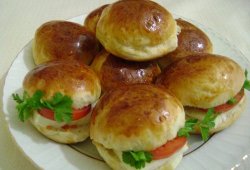 Sade Poğaçasandviç Ekmek Tarifi