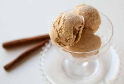Saray Usulü Tatlı Tarçınlı Dondurma Tarifi