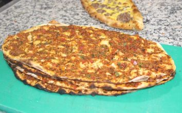 Viranşehir Usulü Lahmacun Tarifi