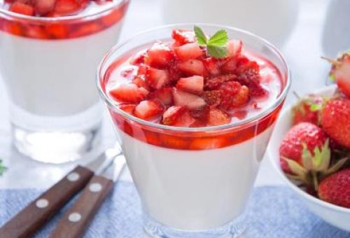 Çilekli Panna Cotta Tarifi