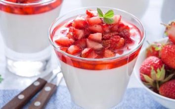 Doğanşar Usulü Tatlı Çilekli Panna Cotta Tarifi